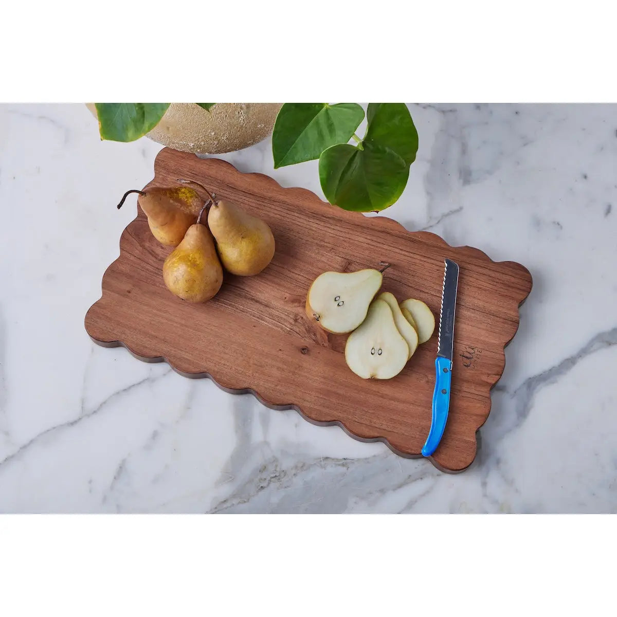 Rectangle Scalloped Cutting Board