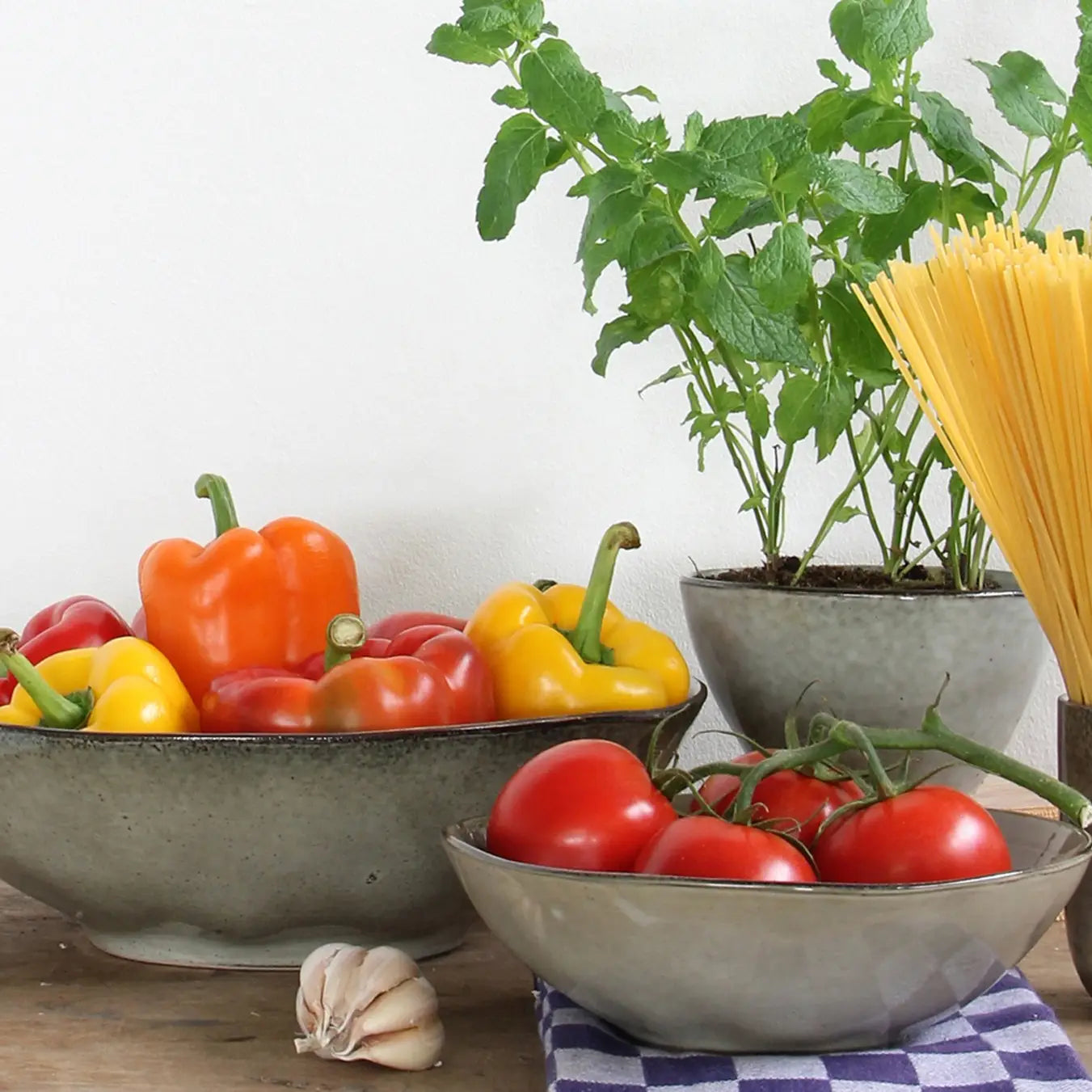 Tabo Bowl Grey 9.25"